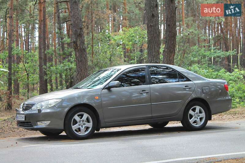 Toyota Camry (2005)