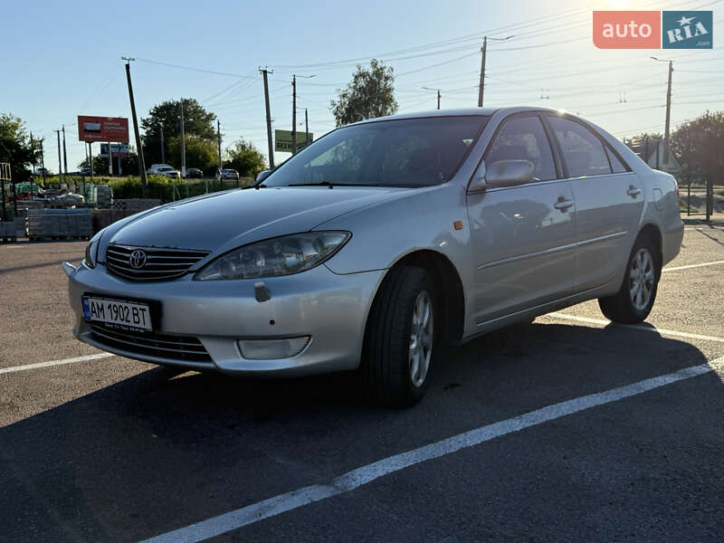 Toyota Camry (2005)