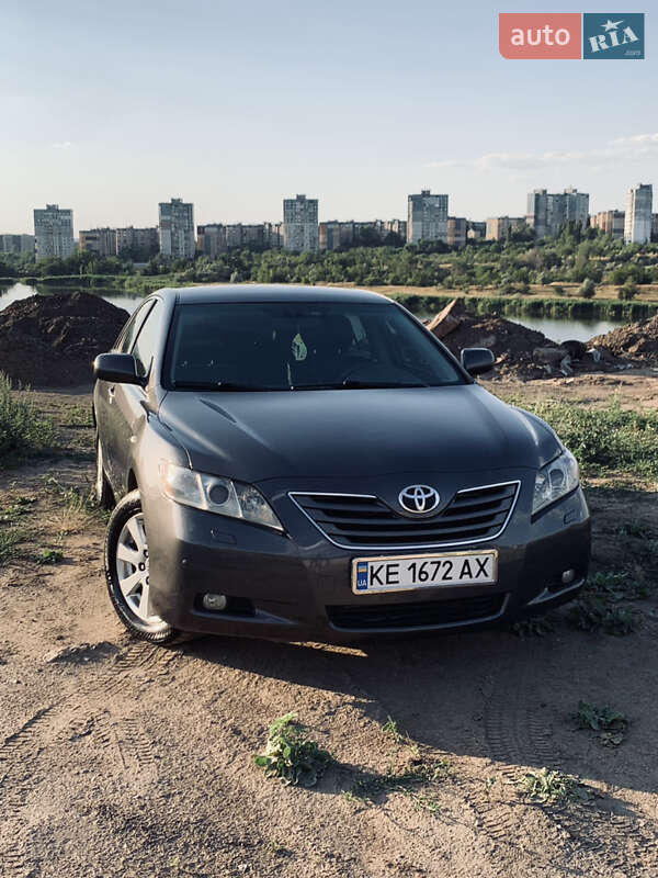 Toyota Camry (2006)