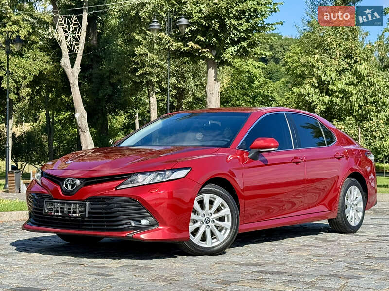 Toyota Camry (2018)