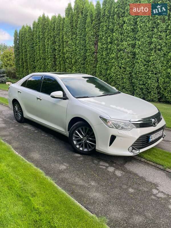 Toyota Camry (2014)