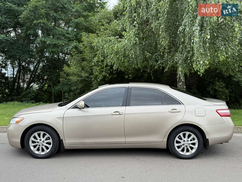 Toyota Camry (2006)