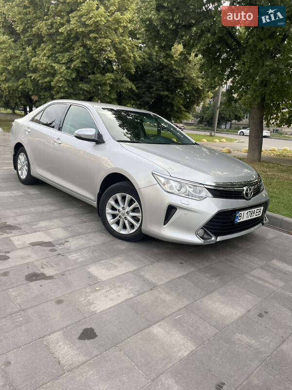 Toyota Camry (2014)