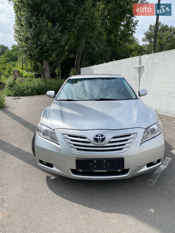 Toyota Camry (2007)