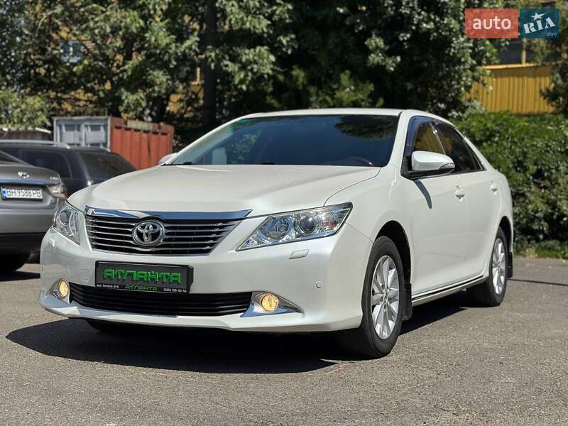 Toyota Camry (2011)