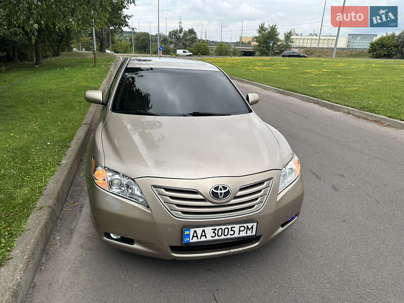 Toyota Camry (2006)