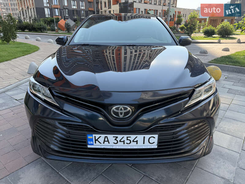 Toyota Camry (2018)