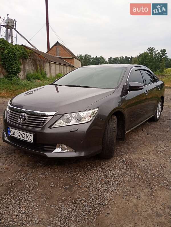 Toyota Camry (2013)