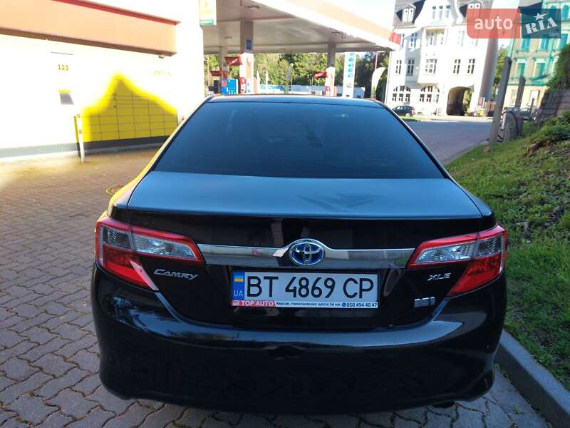 Toyota Camry (2013)