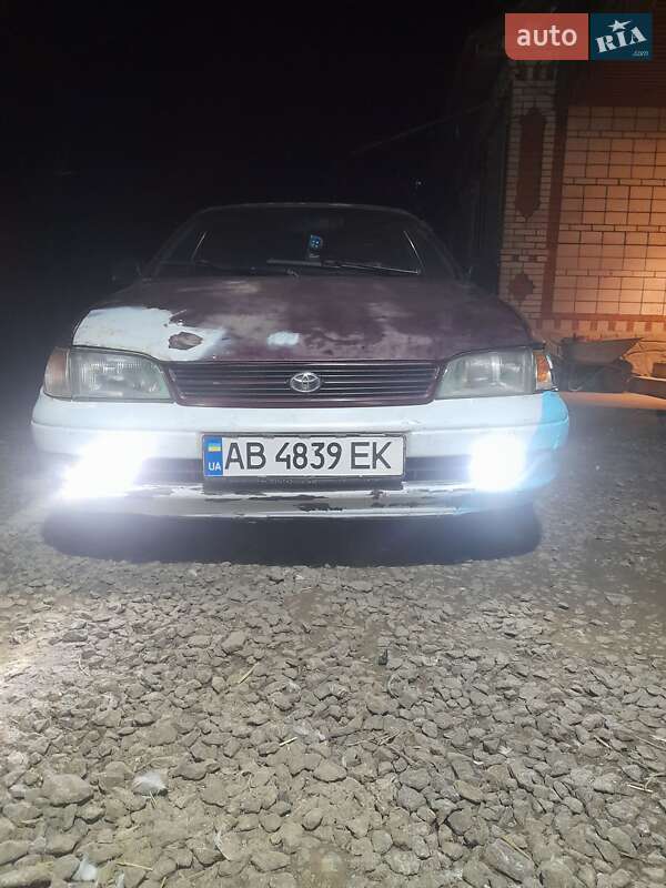 Toyota Carina e (1995)