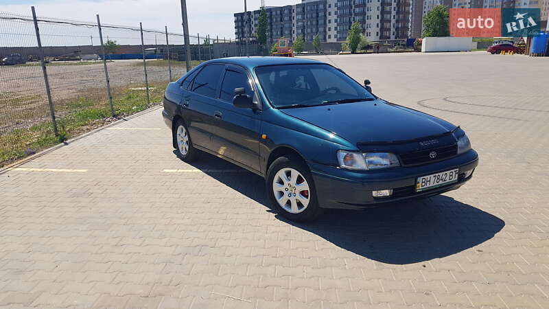 Toyota Carina e (1992)