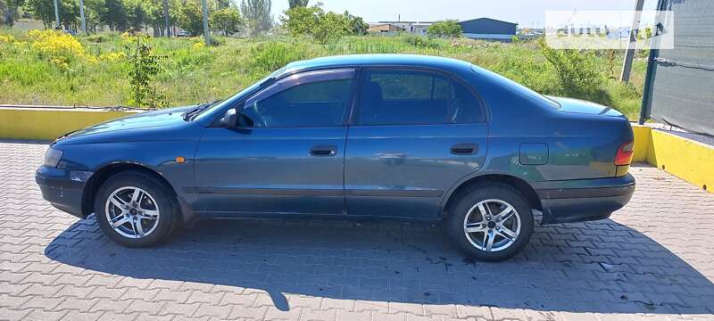 Toyota Carina e (1993)
