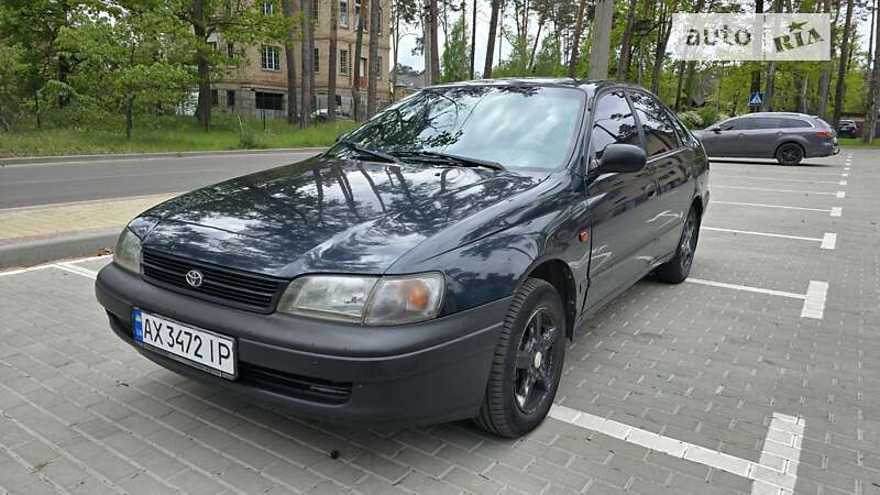Toyota Carina e (1995)