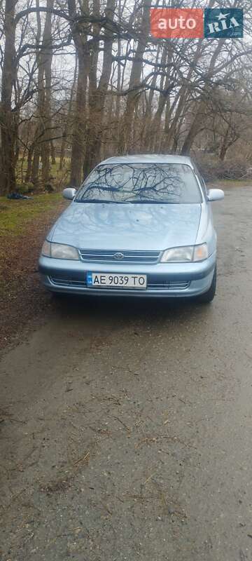 Toyota Carina e (1992)