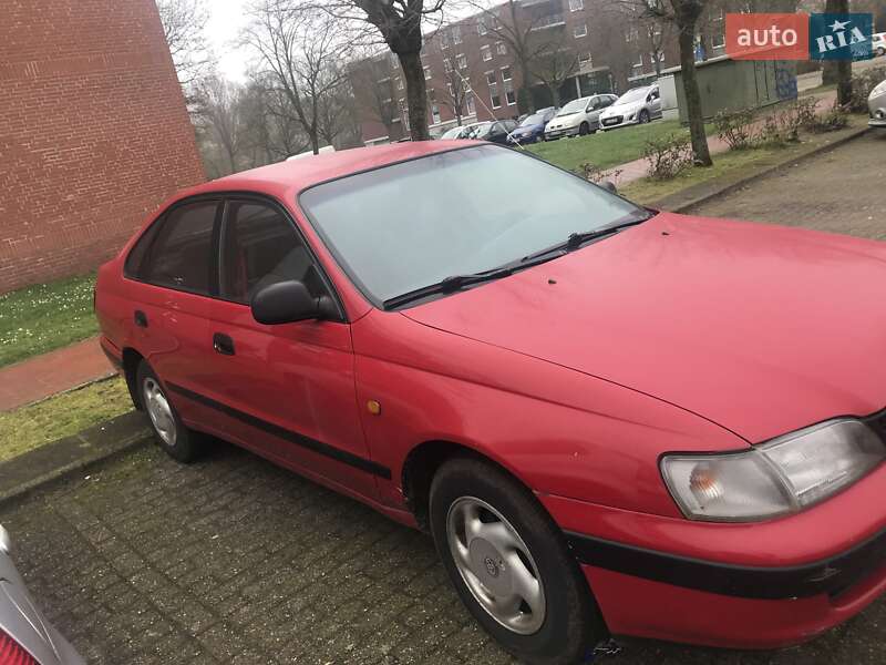 Toyota Carina e (1992)