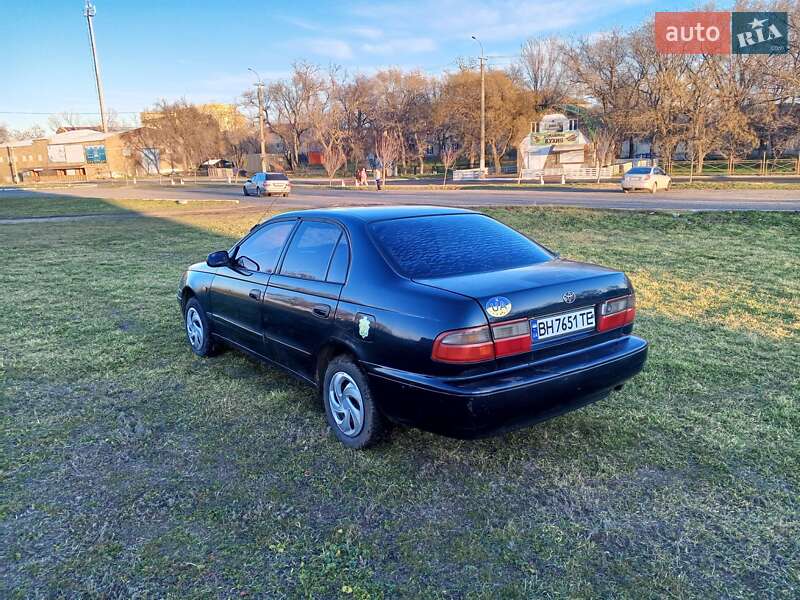 Toyota Carina e (1993)