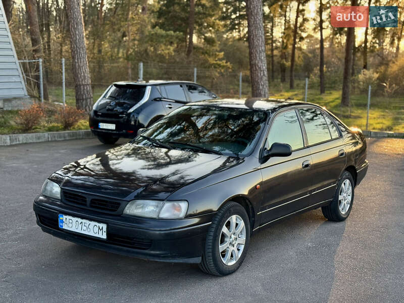 Toyota Carina e (1995)