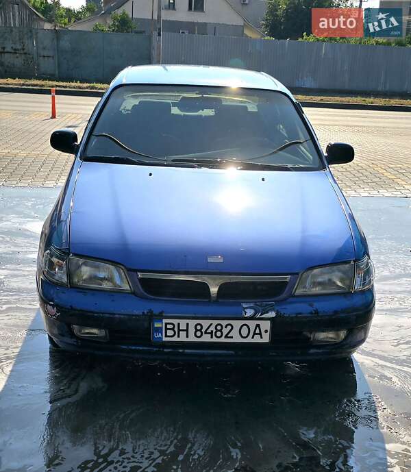 Toyota Carina e (1996)