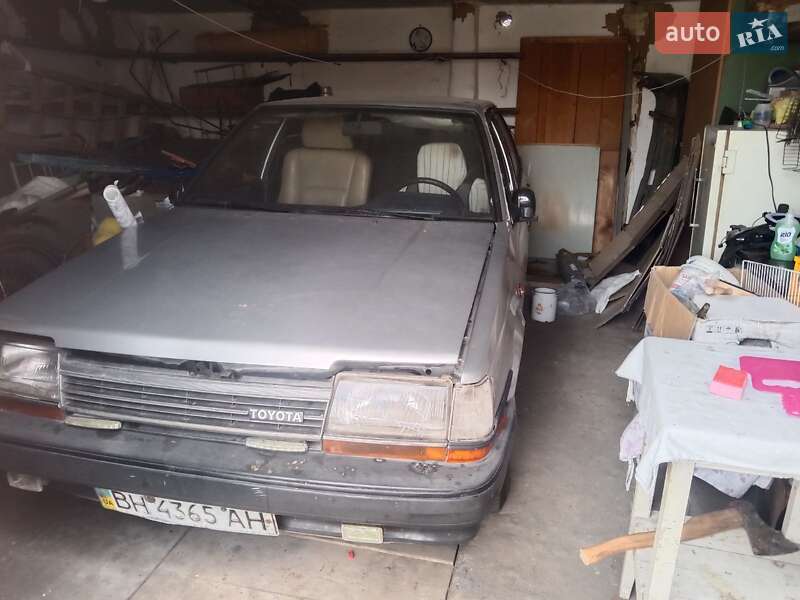 Toyota Carina (1985)