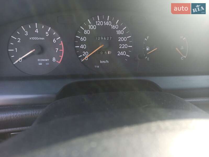 Toyota Carina (1994)