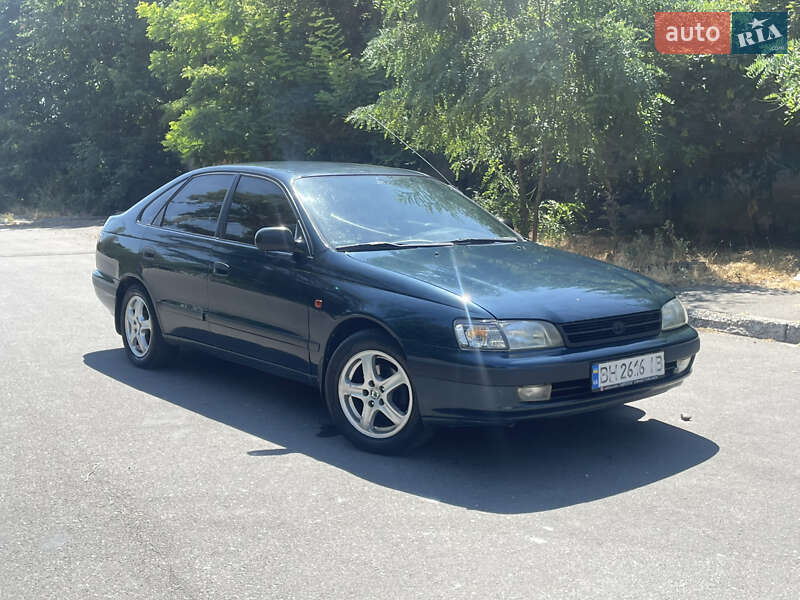 Toyota Carina (1995)