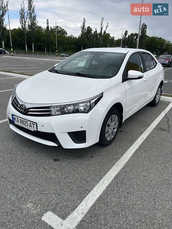 Toyota Corolla (2015)
