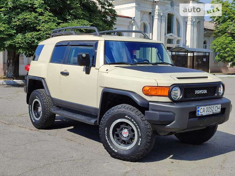 Toyota Fj cruiser (2010)