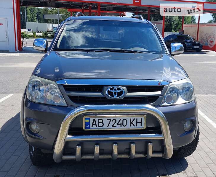 Toyota Fortuner (2007)