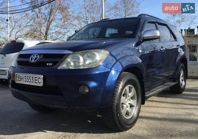Toyota Fortuner (2007)