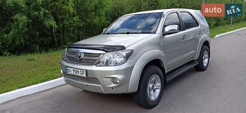 Toyota Fortuner (2007)