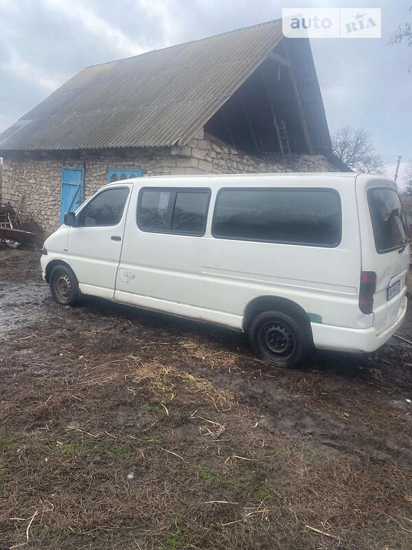 Toyota Hiace (2003)