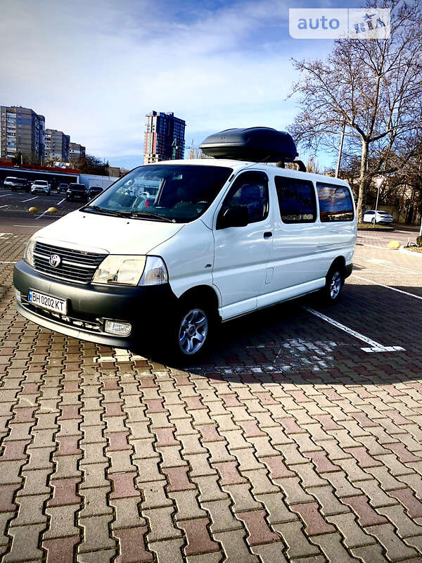 Toyota Hiace (2007)