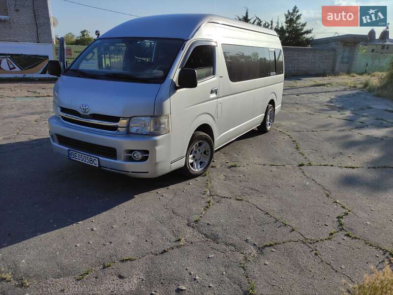 Toyota Hiace (2008)