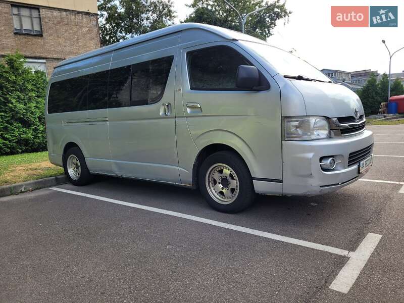 Toyota Hiace (2008)