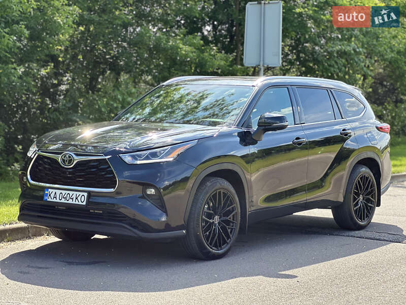 Toyota Highlander (2023)