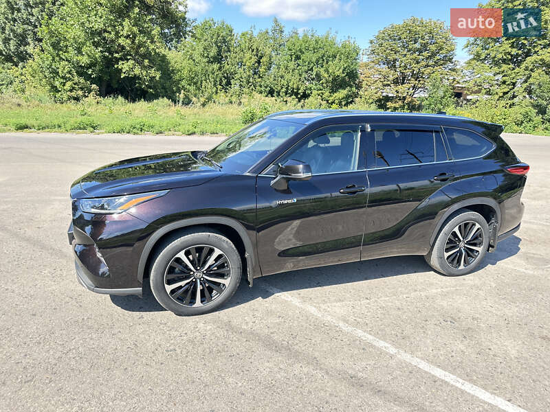 Toyota Highlander (2021)