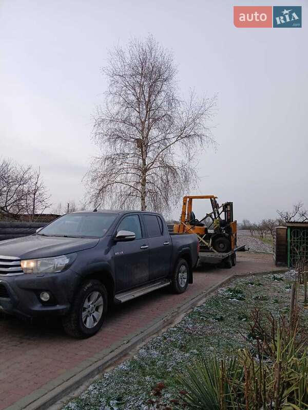 Toyota Hilux (2016)