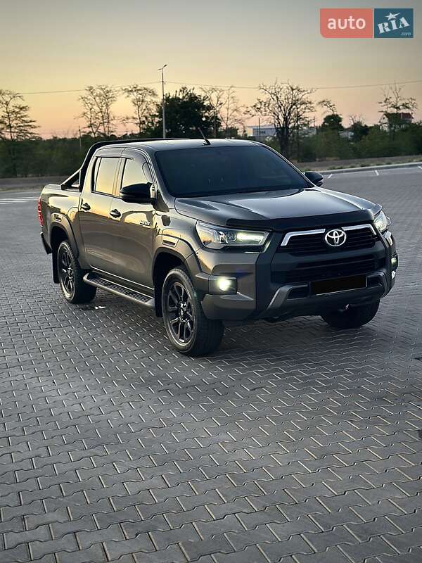 Toyota Hilux (2021)