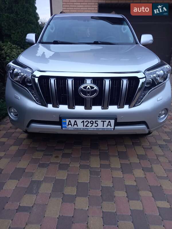 Toyota Land cruiser prado (2013)