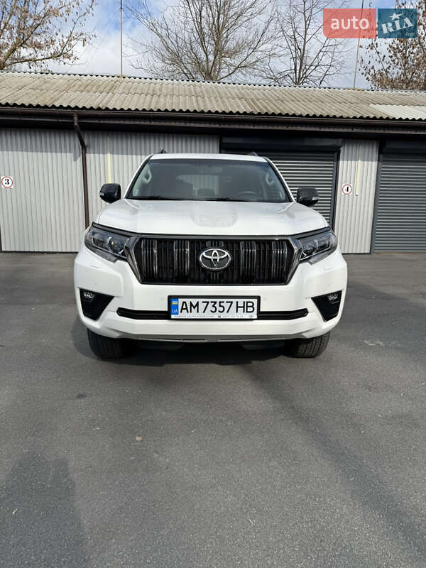 Toyota Land cruiser prado (2021)
