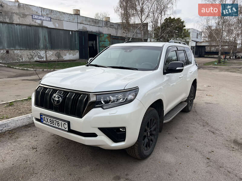 Toyota Land cruiser prado (2021)