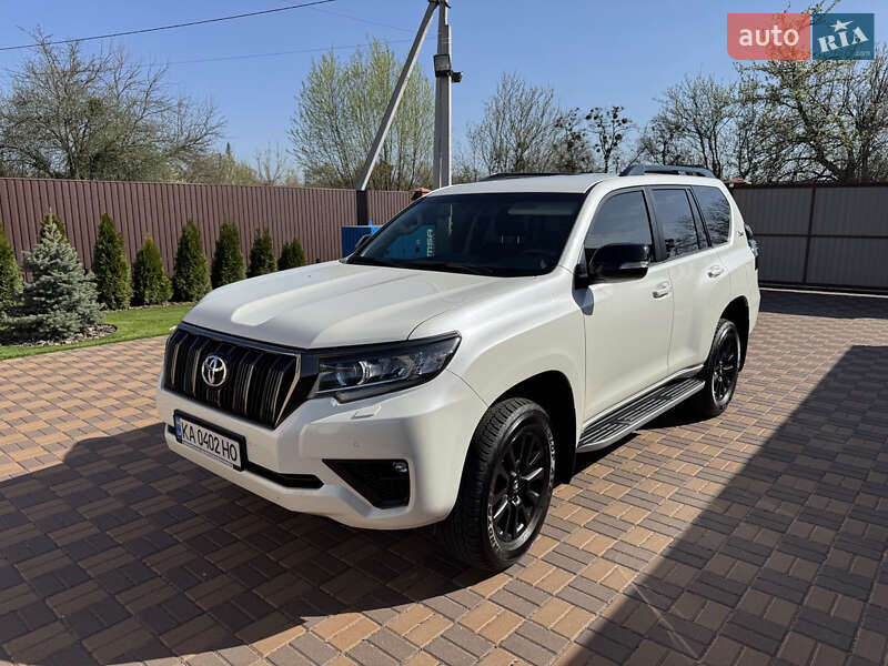 Toyota Land cruiser prado (2022)