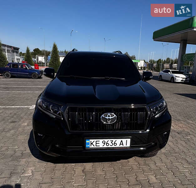 Toyota Land cruiser prado (2021)