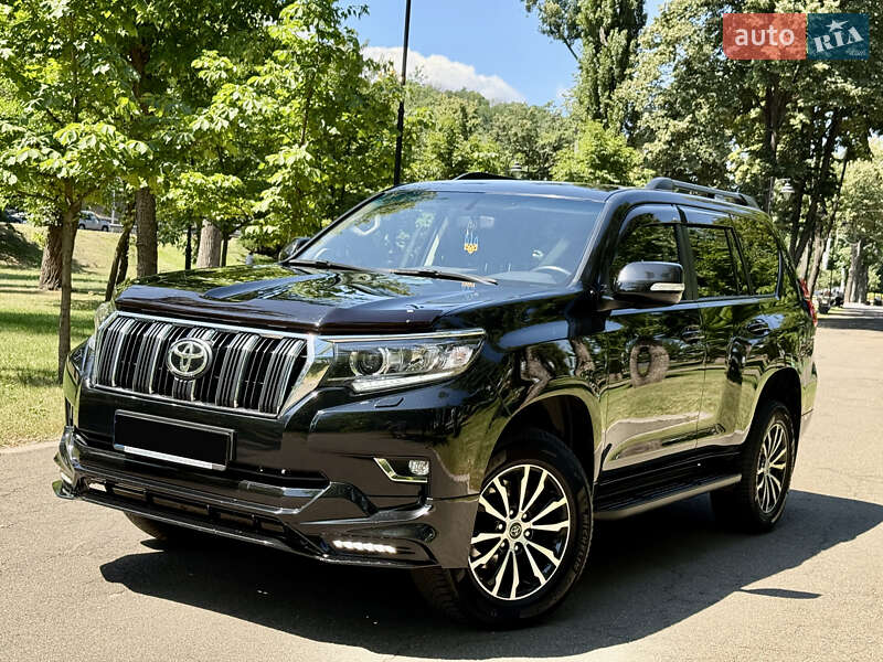 Toyota Land cruiser prado (2023)