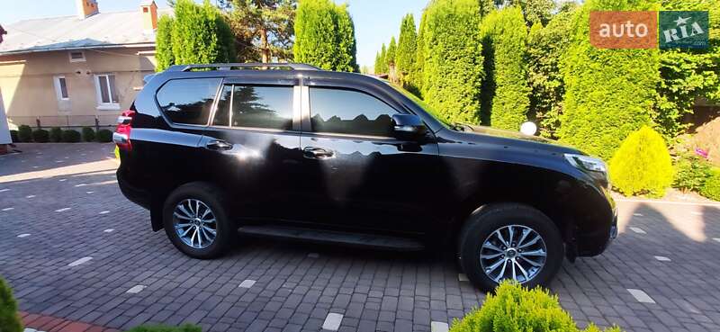 Toyota Land cruiser prado (2017)