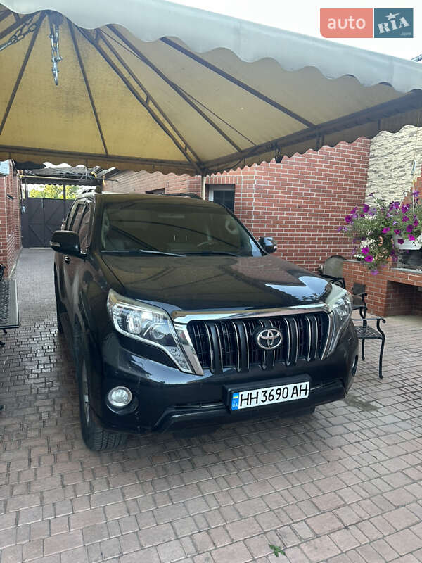 Toyota Land cruiser prado (2014)