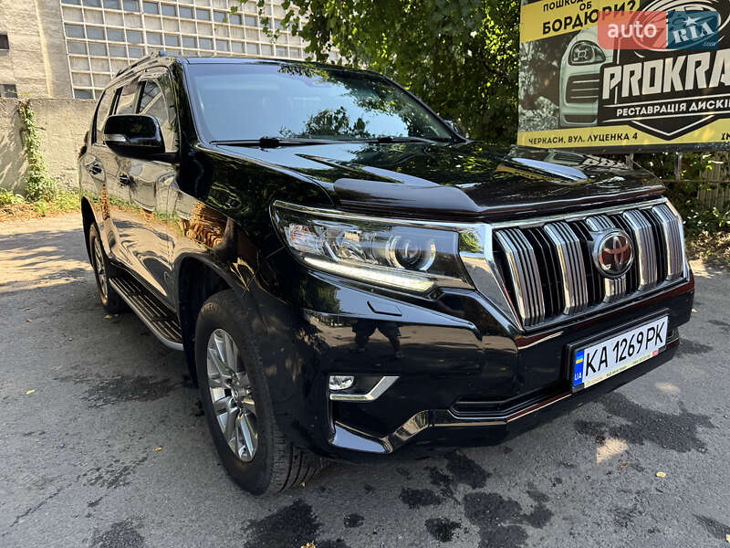 Toyota Land cruiser prado (2017)