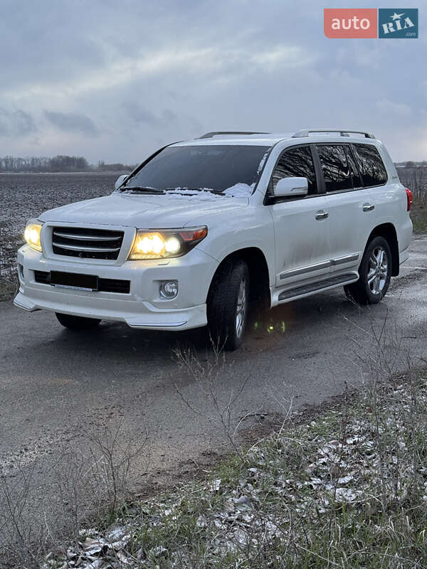 Toyota Land cruiser (2014)