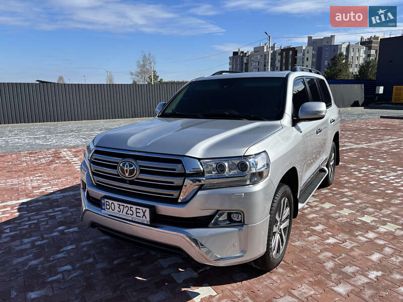Toyota Land cruiser (2016)