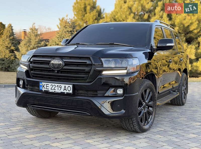 Toyota Land cruiser (2017)